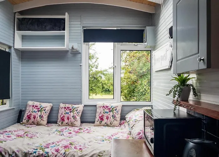 Shepherds Hut Bath